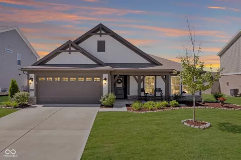 6493 W Treeline Ln, Mccordsville, IN 46055