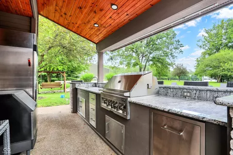 Kitchen - 2725 E Mel Currie Rd, Bloomington, IN 47408 photo 7 of 8