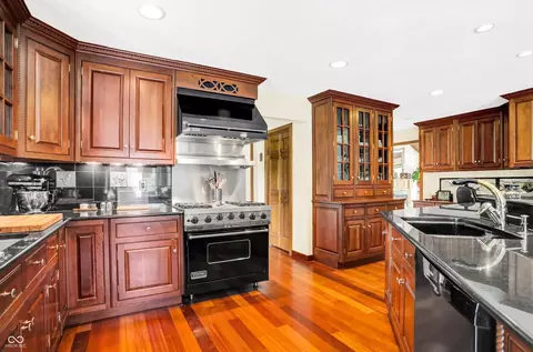 Kitchen - 2725 E Mel Currie Rd, Bloomington, IN 47408 photo 5 of 8