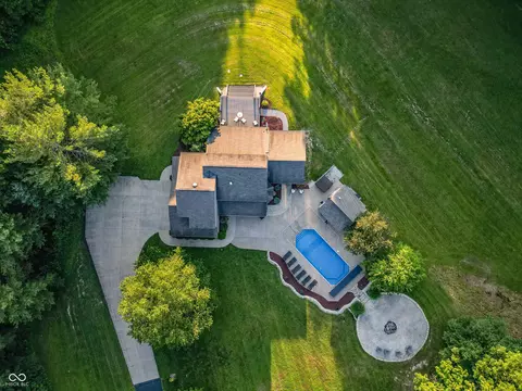 View/Area - 2725 E Mel Currie Rd, Bloomington, IN 47408 photo 10 of 11