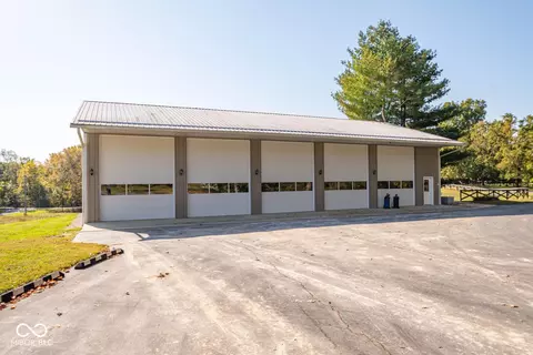 Exterior - 2725 E Mel Currie Rd, Bloomington, IN 47408 photo 31 of 36