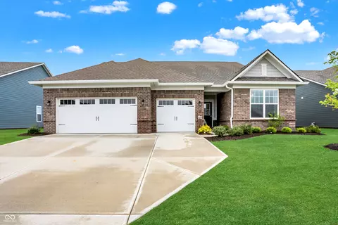 3711 Chalmers Dr, Bargersville, IN 46106