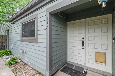 137 Sugarwood Ln, Avon, IN 46123