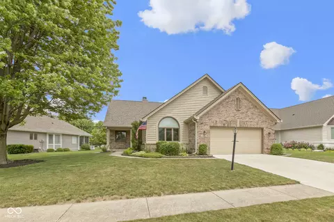 12005 Clubhouse Dr, Fishers, IN 46038