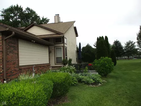 596 Cielo Vista Ct, Greenwood, IN 46143