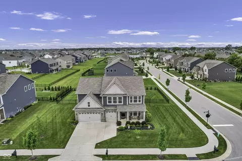9898 Midnight Line Dr, Fishers, IN 46040