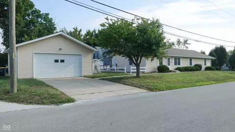 158 S 4th Ave, Beech Grove, IN 46107