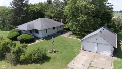 3208 W Old National Rd, Lewisville, IN 47352