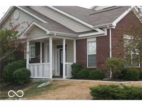 4035 Weston Pointe Dr, Zionsville, IN 46077