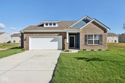 2164 Kenwood Ln, Columbus, IN 47201