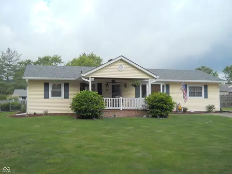 518 Lawndale Dr, Greenwood, IN 46142