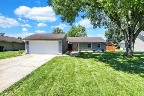 1221 N Swiss Dr, Muncie, IN 47304