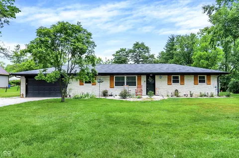 6284 Rosalyn Dr, Mooresville, IN 46158
