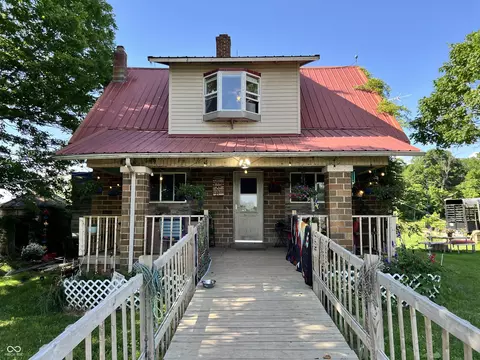 8130 E County Line Rd S, Cambridge City, IN 47327