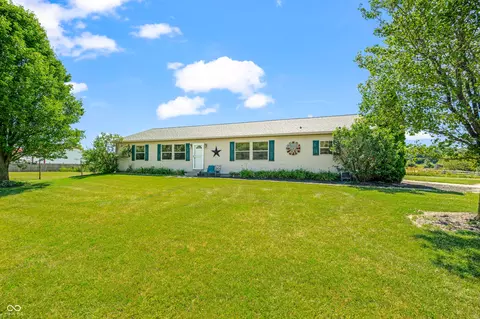 6228 W 600 S, Trafalgar, IN 46181