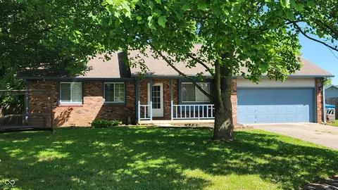 240 Lori Ann Dr, Whiteland, IN 46184