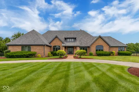 535 N Westview Dr, Columbus, IN 47201