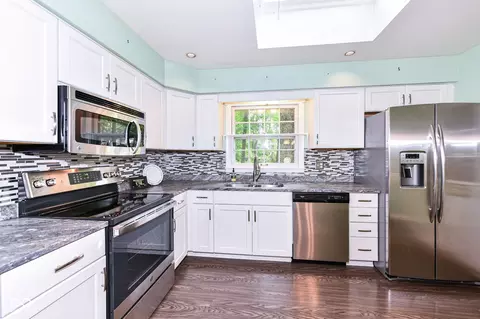 Kitchen - 3211 E 106th St, Carmel, IN 46033 photo 4 of 4