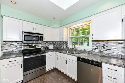 Kitchen - 3211 E 106th St, Carmel, IN 46033 photo 3 of 4