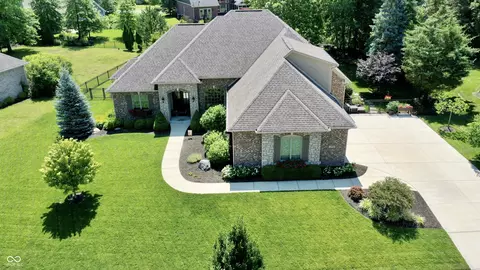 7711 Spring Ridge Dr, Indianapolis, IN 46278