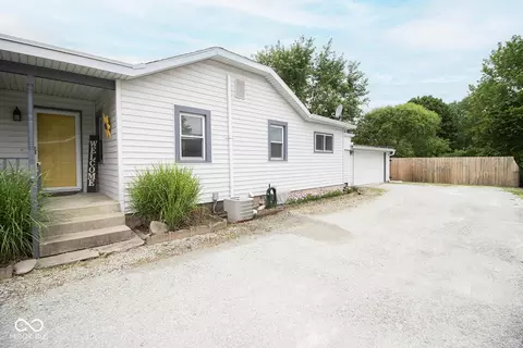 113 E Indiana Ave, Pendleton, IN 46064 photo 3