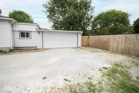 113 E Indiana Ave, Pendleton, IN 46064 photo 4
