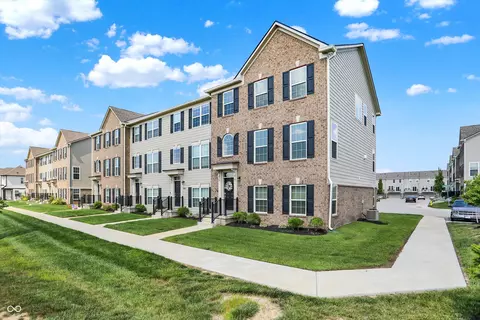 17228 Henslow Dr, Westfield, IN 46074