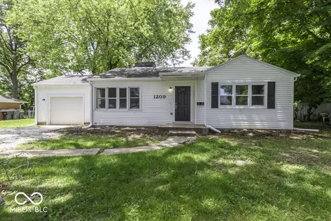 1209 Woodside Dr, Anderson, IN 46011