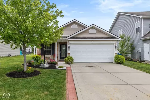 12657 Old Pond Rd, Noblesville, IN 46060