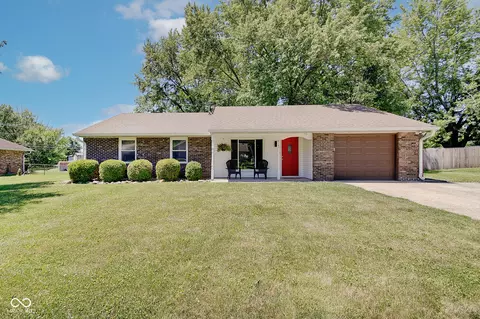8102 Woodbine Dr, Indianapolis, IN 46217