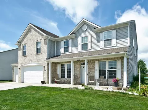 1170 Lexington Woods Dr, Avon, IN 46123