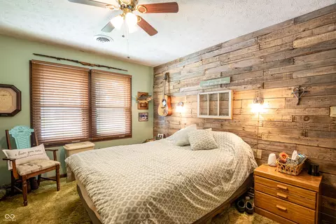 Bedroom - 131 Schaefer Dr, Hope, IN 47246 photo 2 of 3