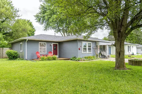 131 Schaefer Dr, Hope, IN 47246