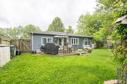 Exterior - 131 Schaefer Dr, Hope, IN 47246 photo 1 of 3