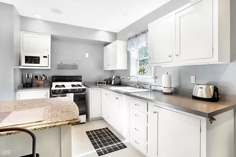 112 W High St, Pendleton, IN 46064 photo 14