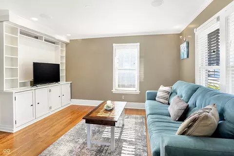 112 W High St, Pendleton, IN 46064 photo 8