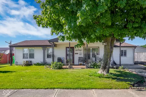 520 Sunset Dr, Edinburgh, IN 46124