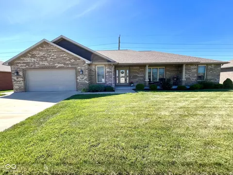 5989 Spring Meadow Ln, Seymour, IN 47274