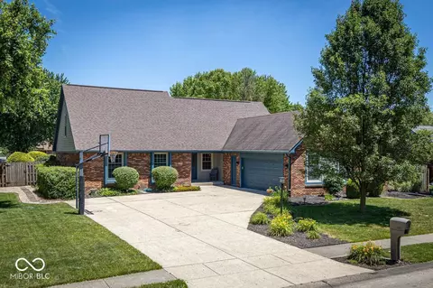 8327 Chateaugay Dr, Indianapolis, IN 46217