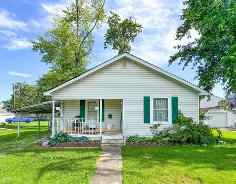 223 W Lincoln St, Shelburn, IN 47879