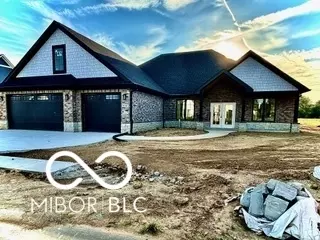 1042 Meadowbrook Ln, Franklin, IN 46131