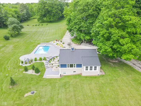 9868 Lacy Rd, Hagerstown, IN 47346