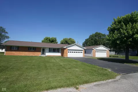 321 Kuebel St, Sunman, IN 47041