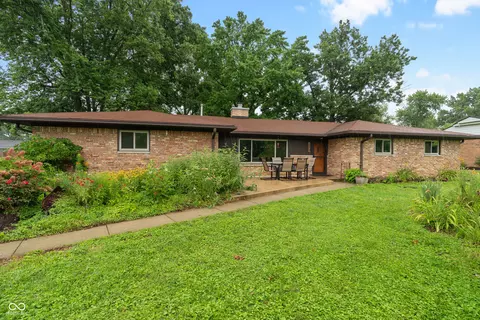 6325 Brokenhurst Rd, Indianapolis, IN 46220