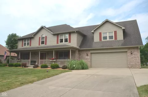 4570 S Blackberry Ct, New Palestine, IN 46163