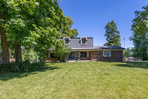4520 Mohr Estate Middle Dr, New Palestine, IN 46163