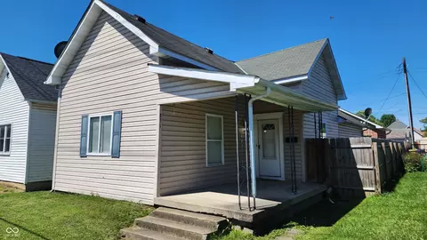 831 S Noble St, Shelbyville, IN 46176