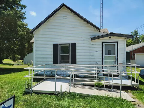 223 Mount Auburn St, Dunkirk, IN 47336