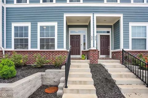 624 Lagerfield Dr, Carmel, IN 46032