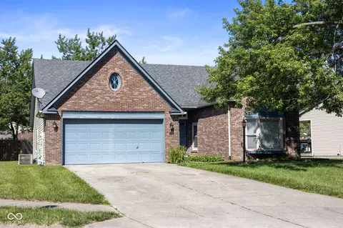 1645 Park Terrace Ct, Indianapolis, IN 46229